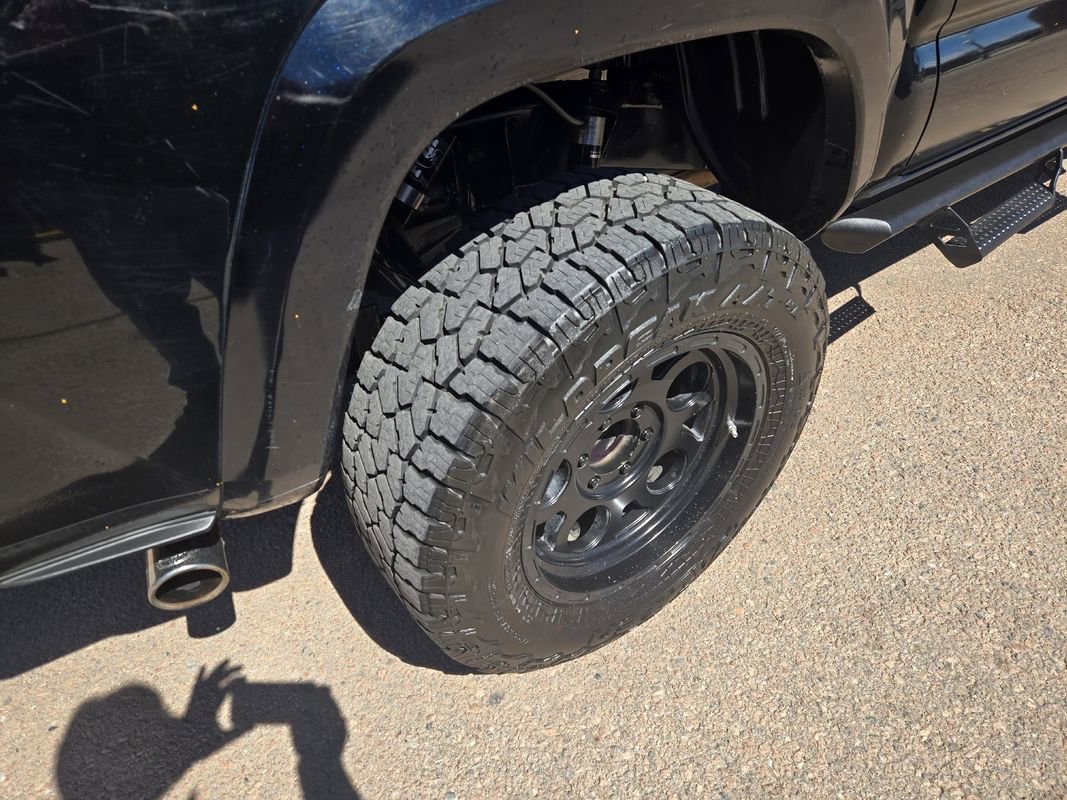 Used 2018 Toyota Tacoma TRD Sport w/ Technology Package AWD/4WD image 23