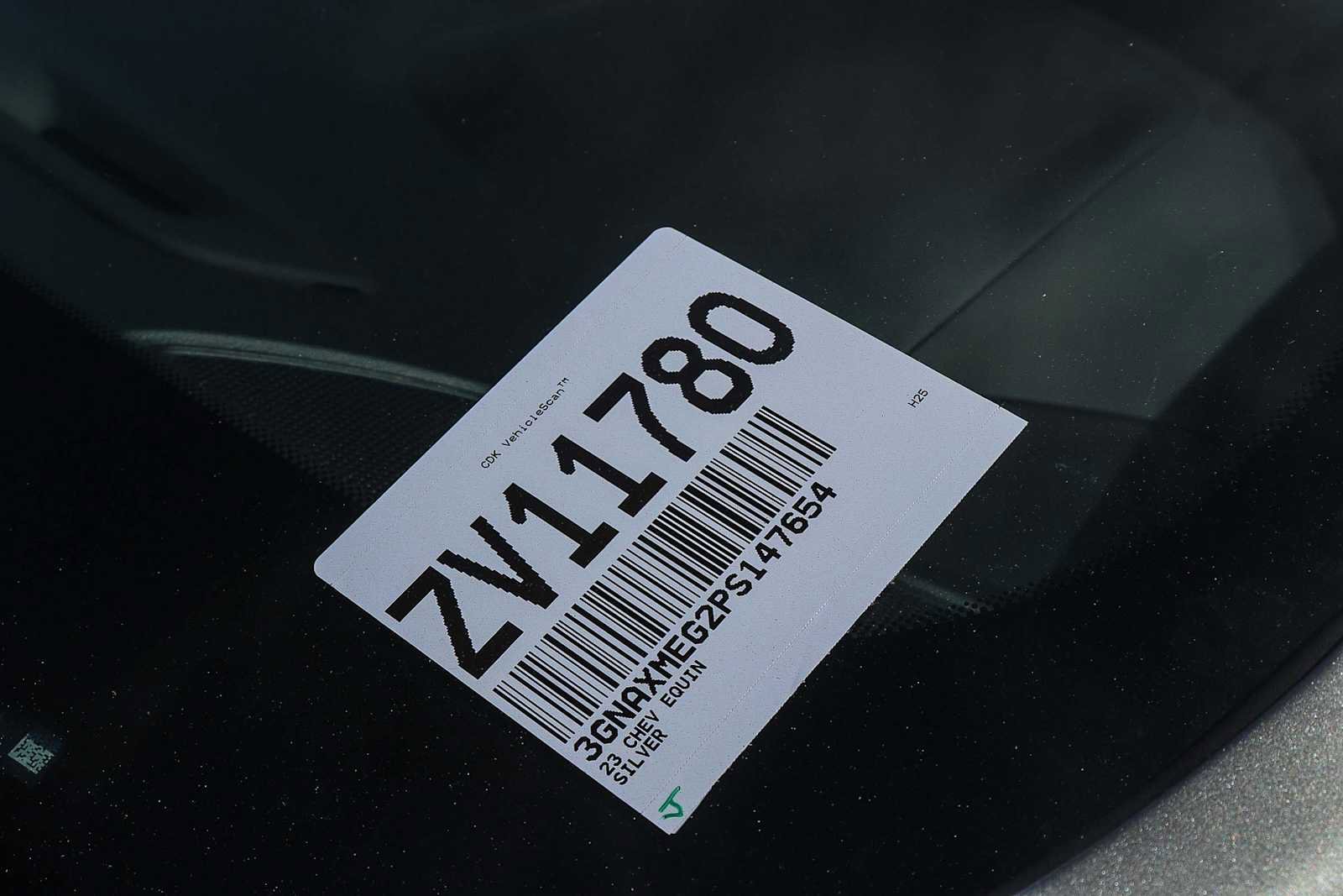 Used 2023 Chevrolet Equinox RS image 28