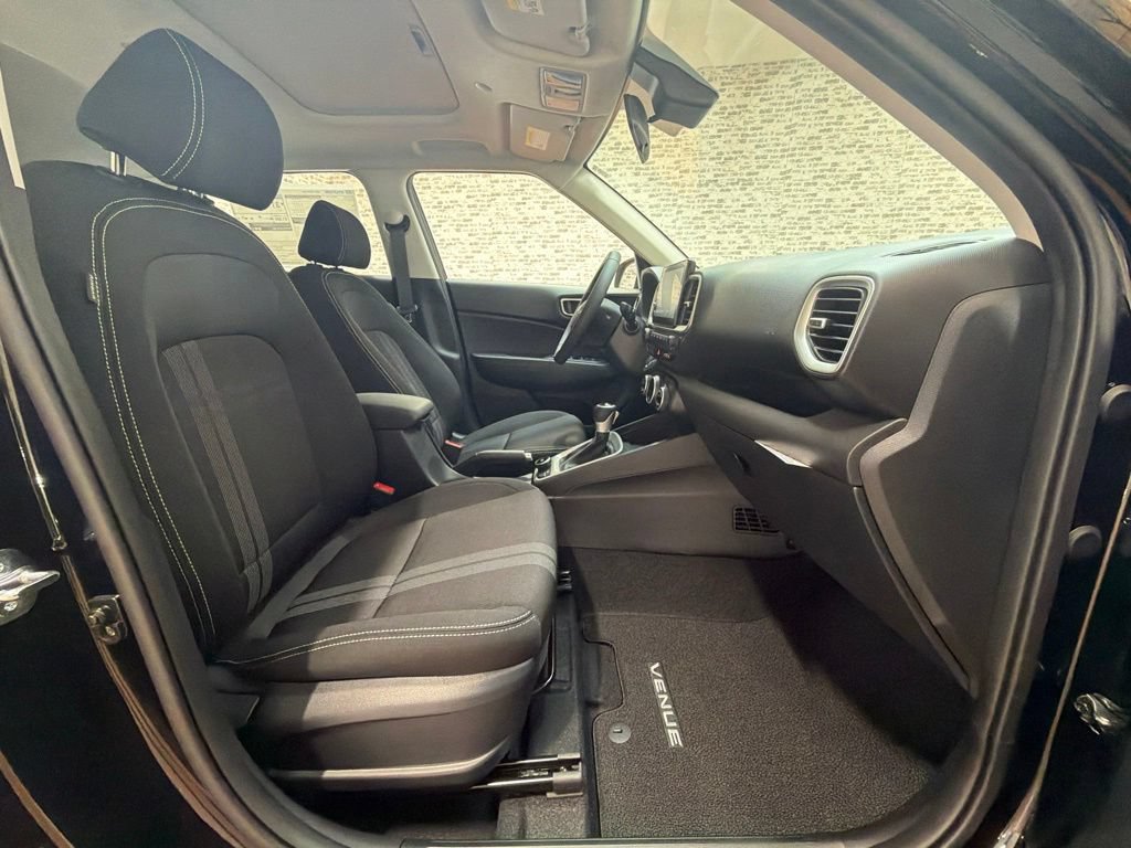 New 2026 Hyundai Venue SEL FWD image 11