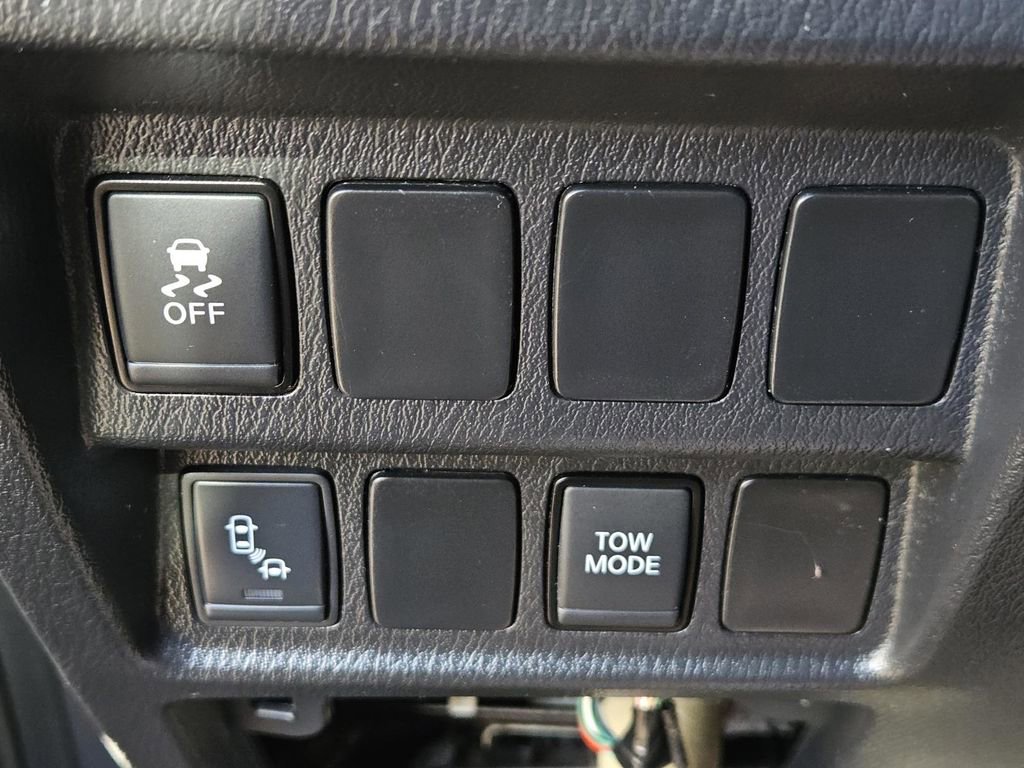 Used 2020 Nissan Pathfinder SV FWD image 16