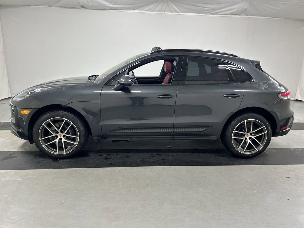 Certified 2025 Porsche Macan image 6