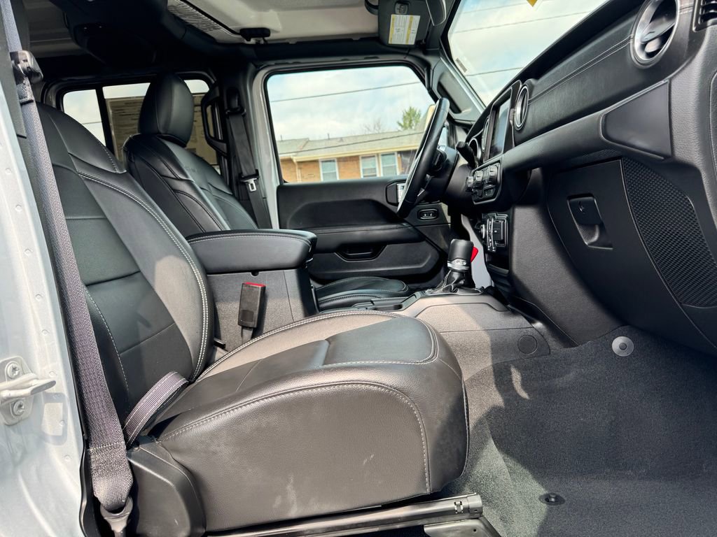 Used 2023 Jeep Wrangler Unlimited Sahara w/ Cold Weather Group image 14