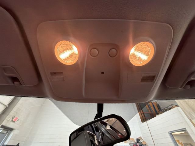 Used 2014 GMC Acadia SLE image 21