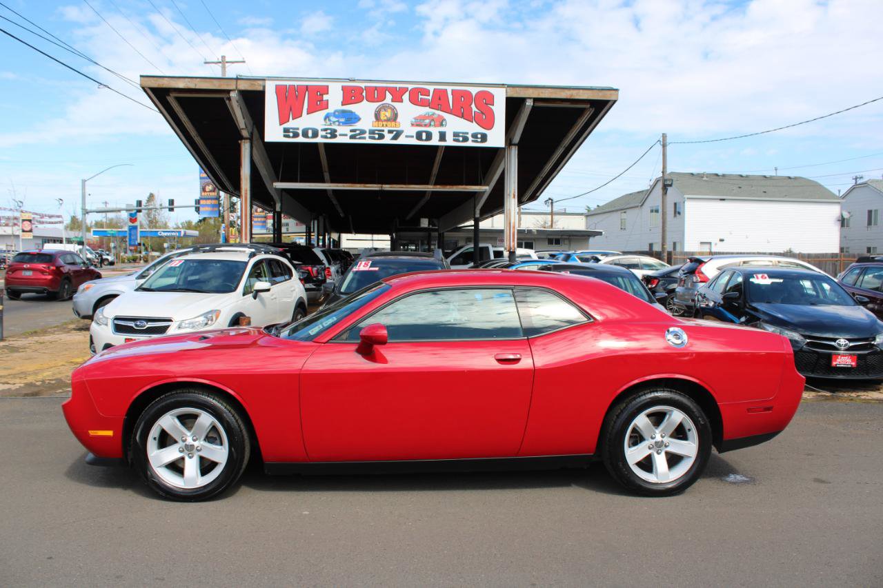 Used 2013 Dodge Challenger SXT image 3