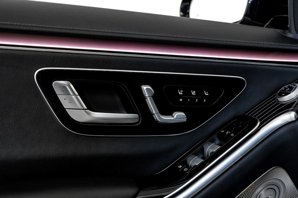 Used 2022 Mercedes-Benz S 580 4MATIC Sedan w/ AMG Line Package image 39