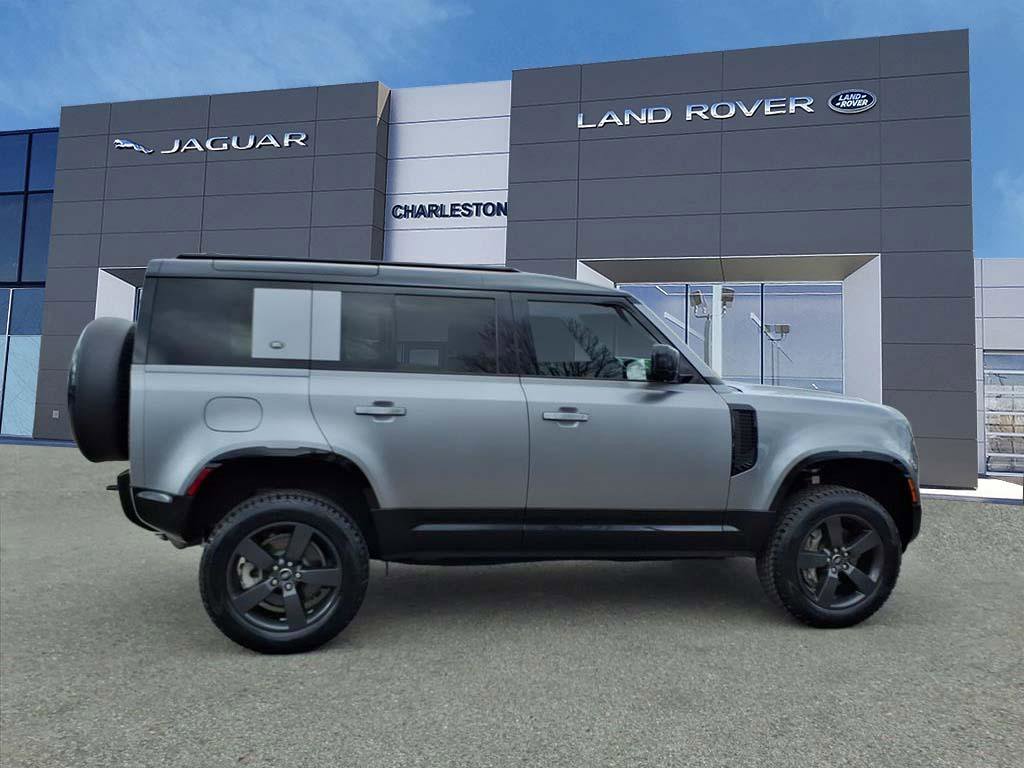 Certified 2023 Land Rover Defender 110 X-Dynamic SE AWD/4WD image 6