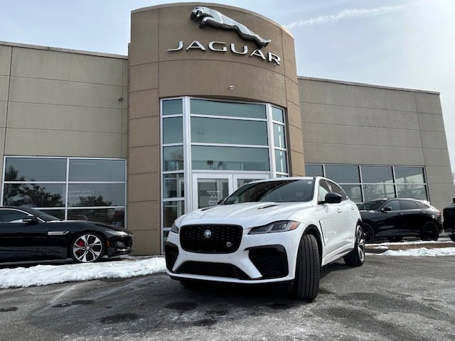 New 2025 Jaguar F-PACE SVR image 1