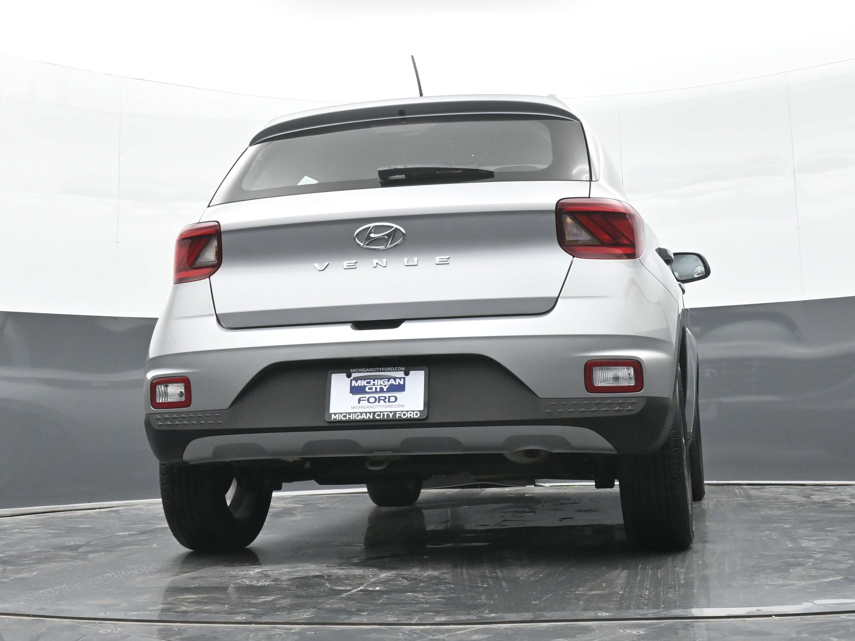 Used 2024 Hyundai Venue SEL image 44