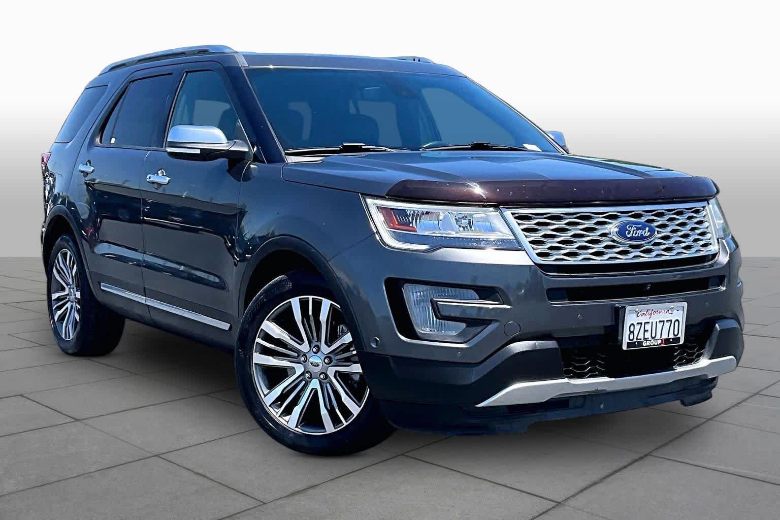 Used 2017 Ford Explorer Platinum AWD/4WD image 2