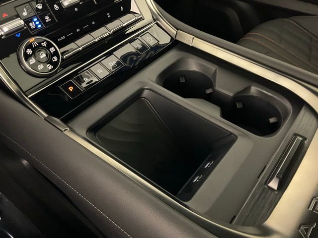 Used 2025 Nissan Armada PRO-4X w/ Pro-4X Premium Package image 19