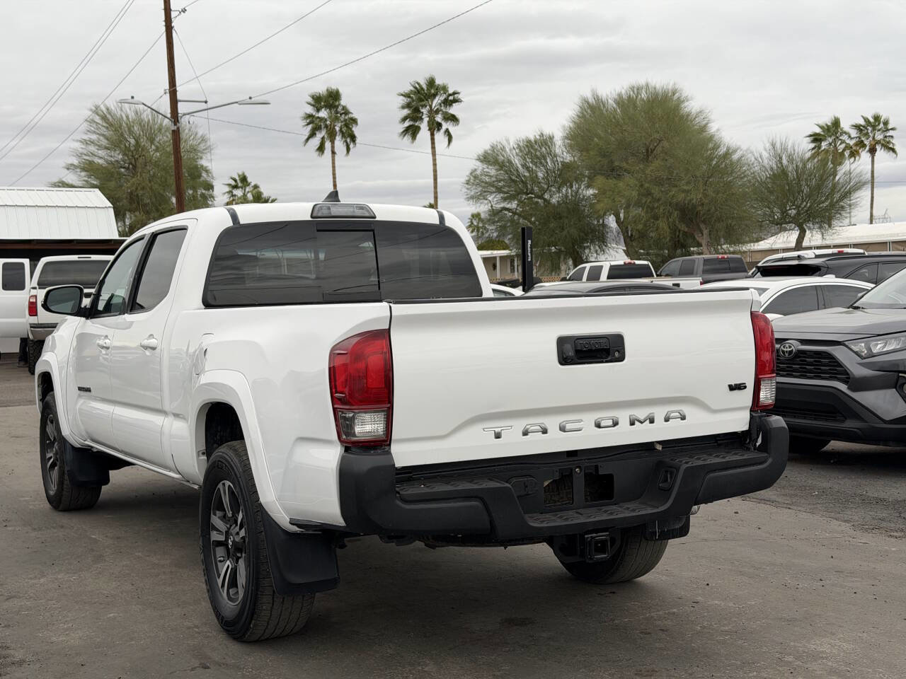 Used 2017 Toyota Tacoma TRD Sport w/ Tow Package image 7