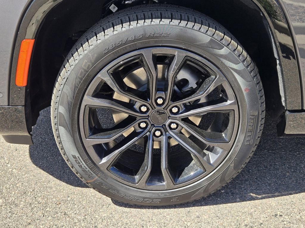 New 2026 Jeep Grand Wagoneer Summit w/ Premium Group III image 5