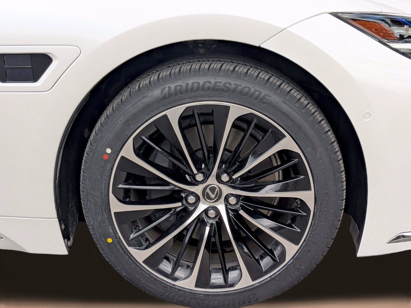 Certified 2022 Lexus LS 500h AWD w/ Luxury Package image 24