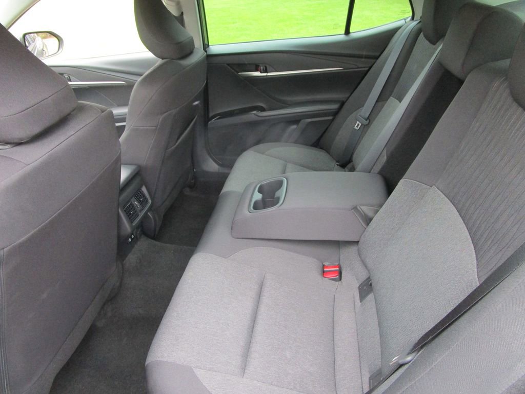 Used 2025 Toyota Camry LE image 15