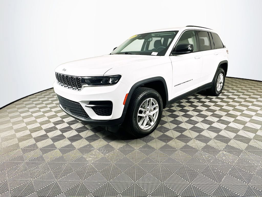 Certified 2023 Jeep Grand Cherokee Laredo image 5