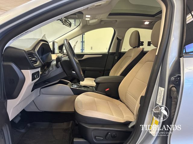 Used 2022 Ford Escape SE w/ SE Sport Appearance Package FWD image 11