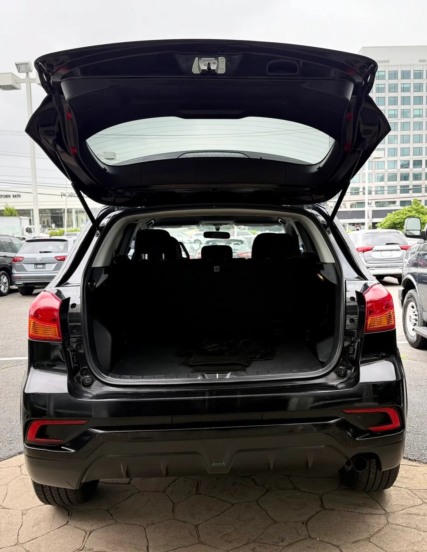 Used 2018 Mitsubishi Outlander Sport ES FWD image 36