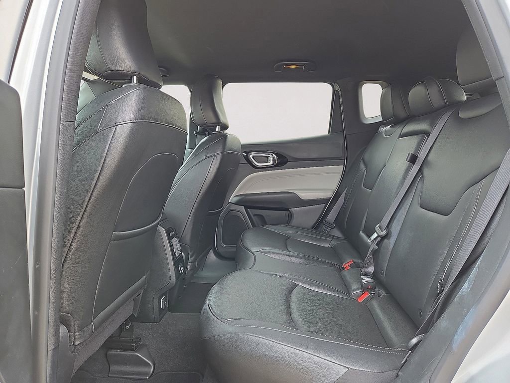 Used 2025 Jeep Compass Limited AWD/4WD image 15