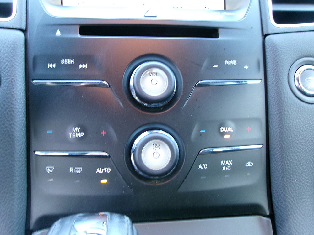 Used 2018 Ford Taurus SEL w/ Equipment Group 201A image 28