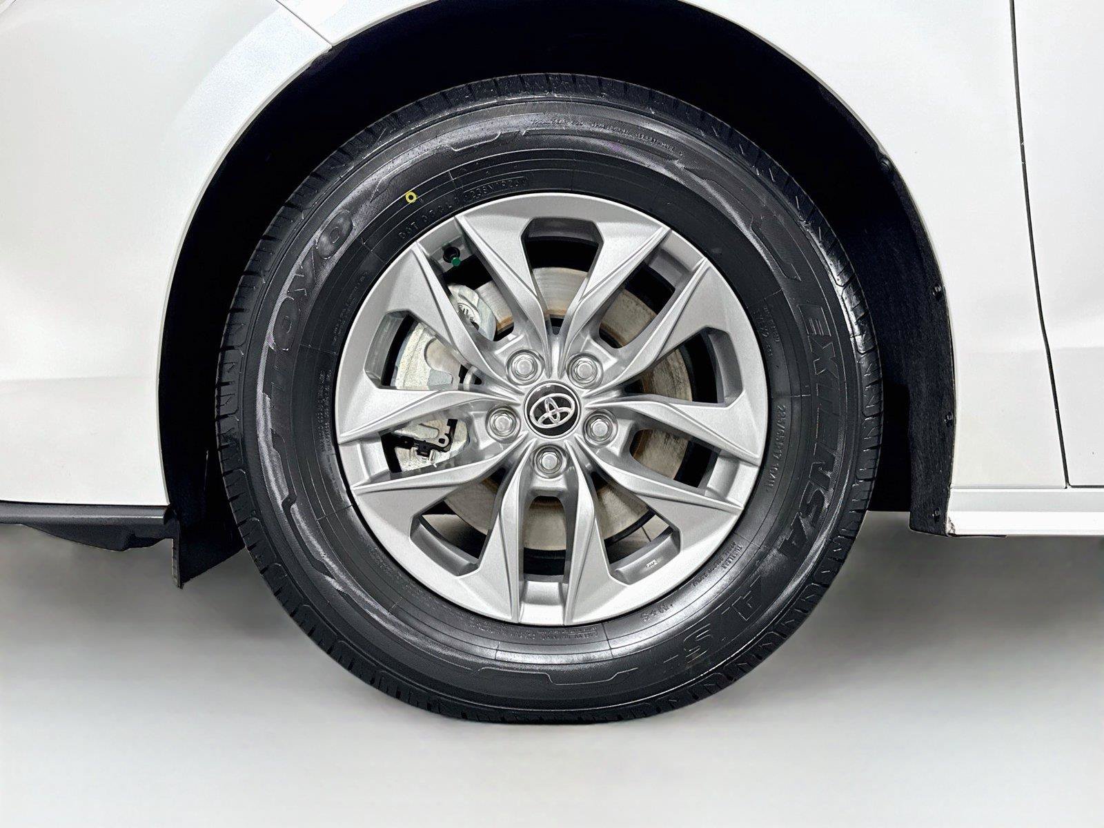 Certified 2026 Toyota Sienna XLE FWD image 44