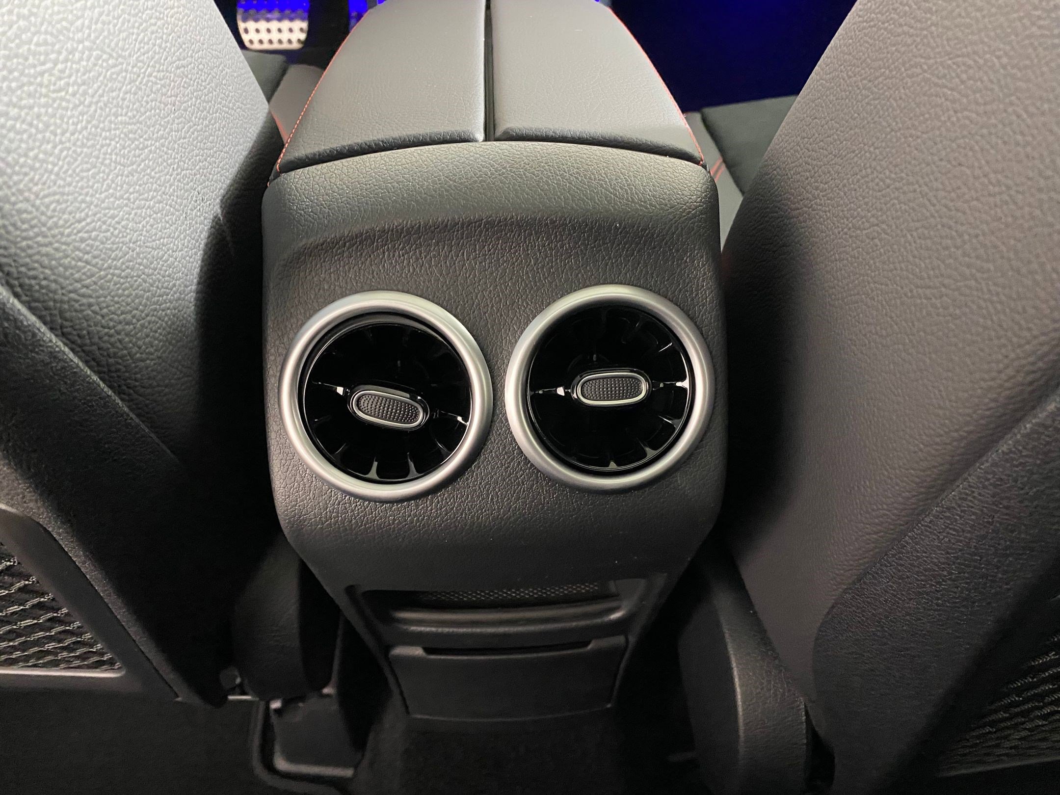 Used 2026 Mercedes-Benz GLB 250 4MATIC image 27