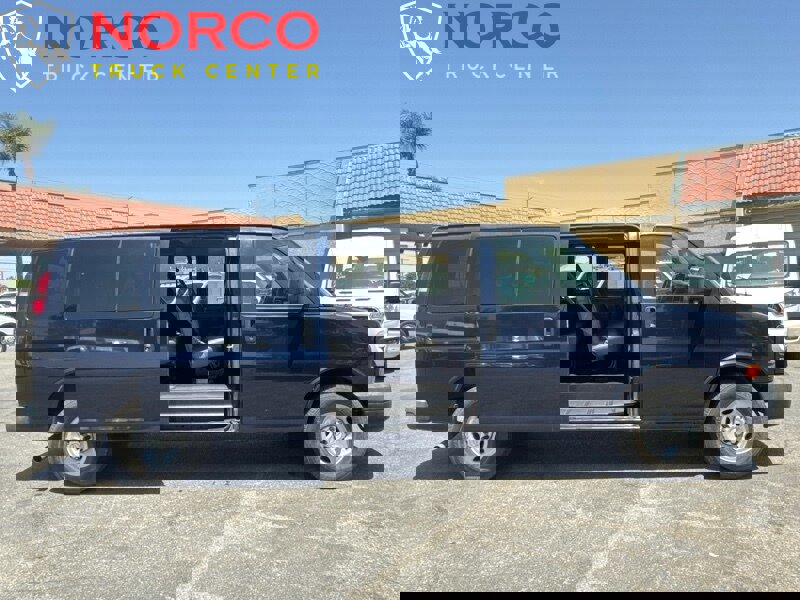 Used 2014 Chevrolet Express 3500 LS image 2