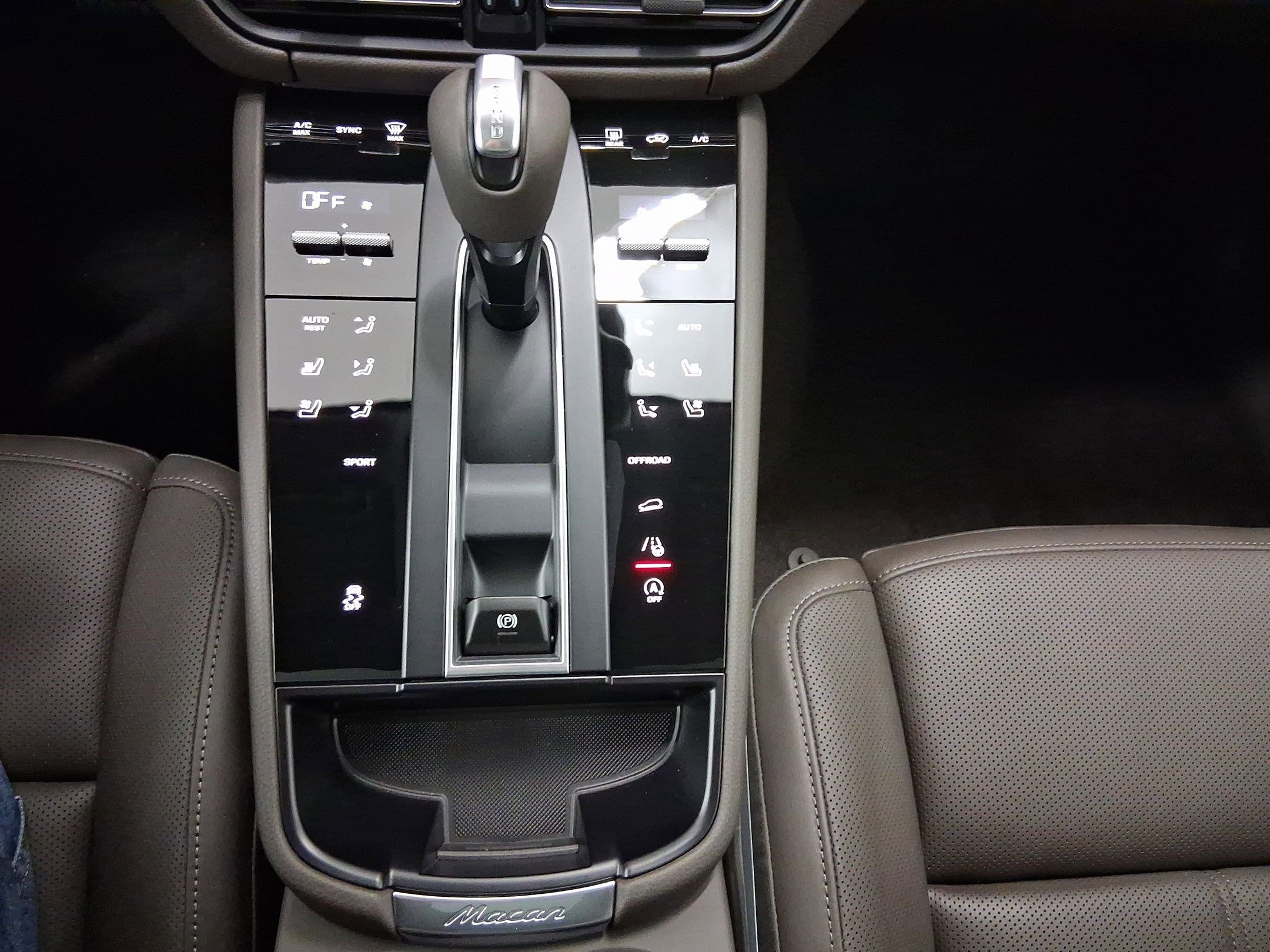 Used 2026 Porsche Macan image 17