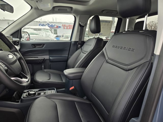 New 2026 Ford Maverick Lariat w/ Black Appearance Package image 18