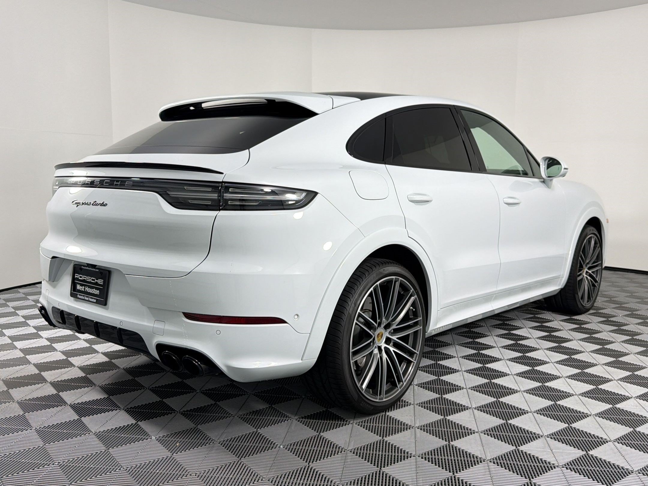 Certified 2023 Porsche Cayenne Turbo AWD/4WD image 9