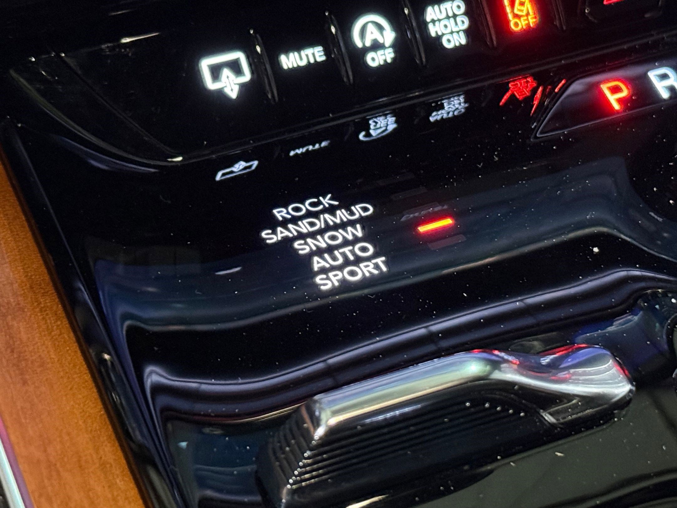 Used 2024 Jeep Grand Wagoneer Series III w/ HD Trailer Tow Package image 34