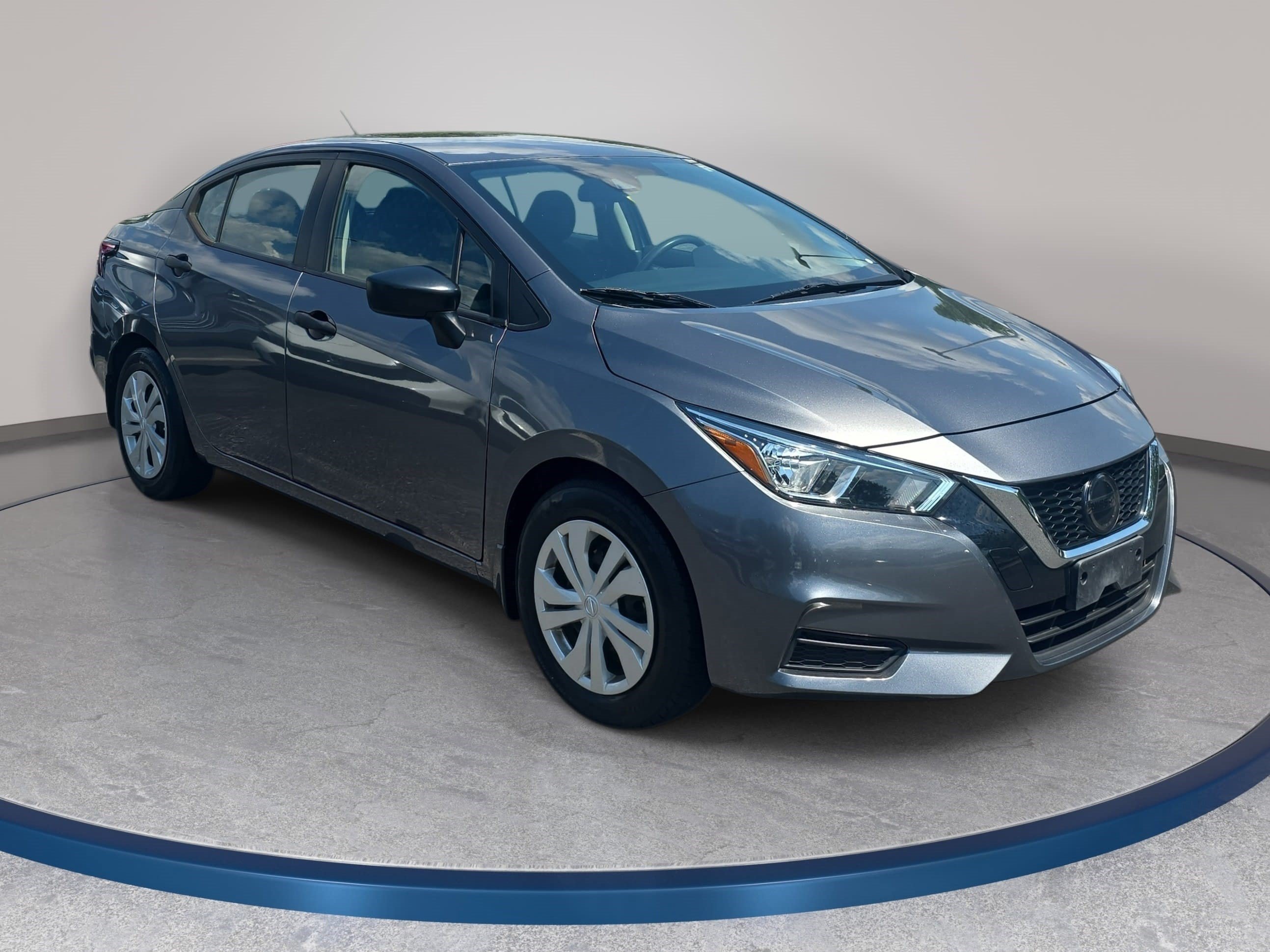 Used 2021 Nissan Versa S FWD image 3