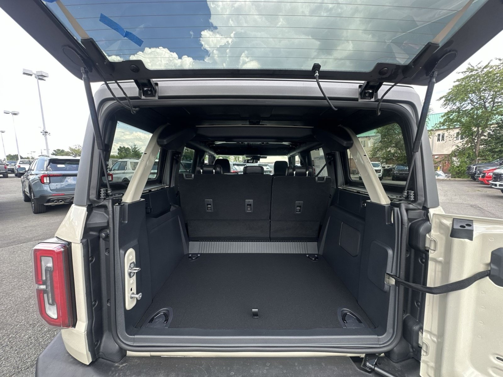 New 2026 Ford Bronco Outer Banks AWD/4WD image 33