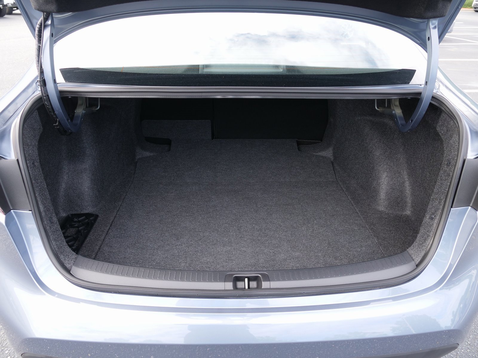 Used 2025 Toyota Corolla LE image 13