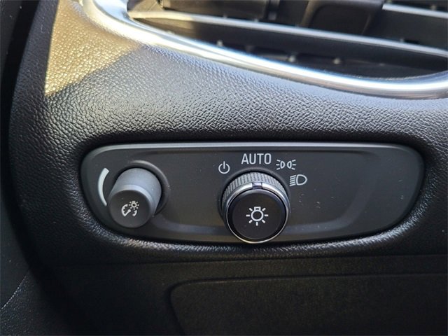 Used 2022 Chevrolet Malibu Premier image 38