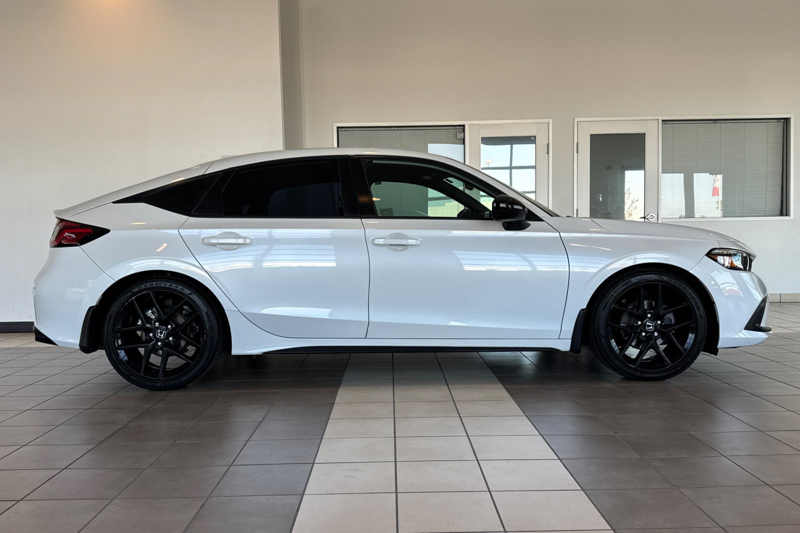 Used 2023 Honda Civic Sport image 3