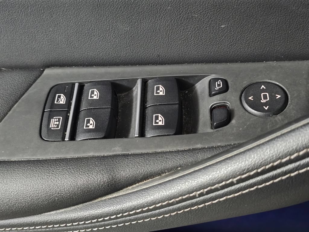 Used 2023 BMW M550i xDrive w/ Executive Package AWD/4WD image 15
