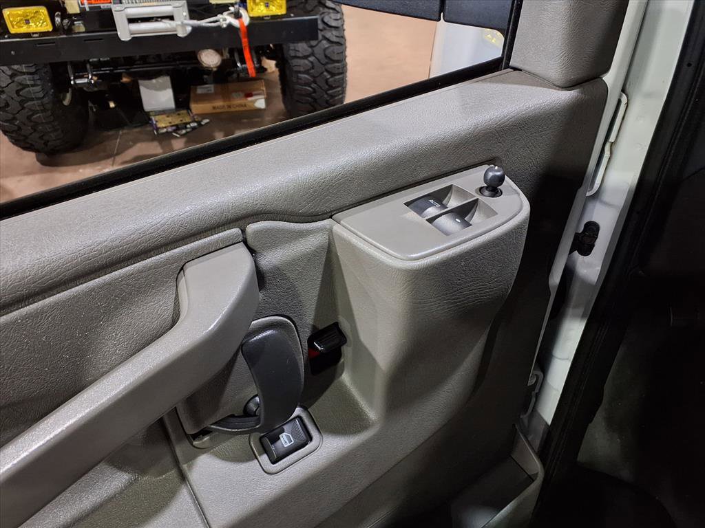 Used 2023 GMC Savana 2500 w/ Driver Convenience Package image 11