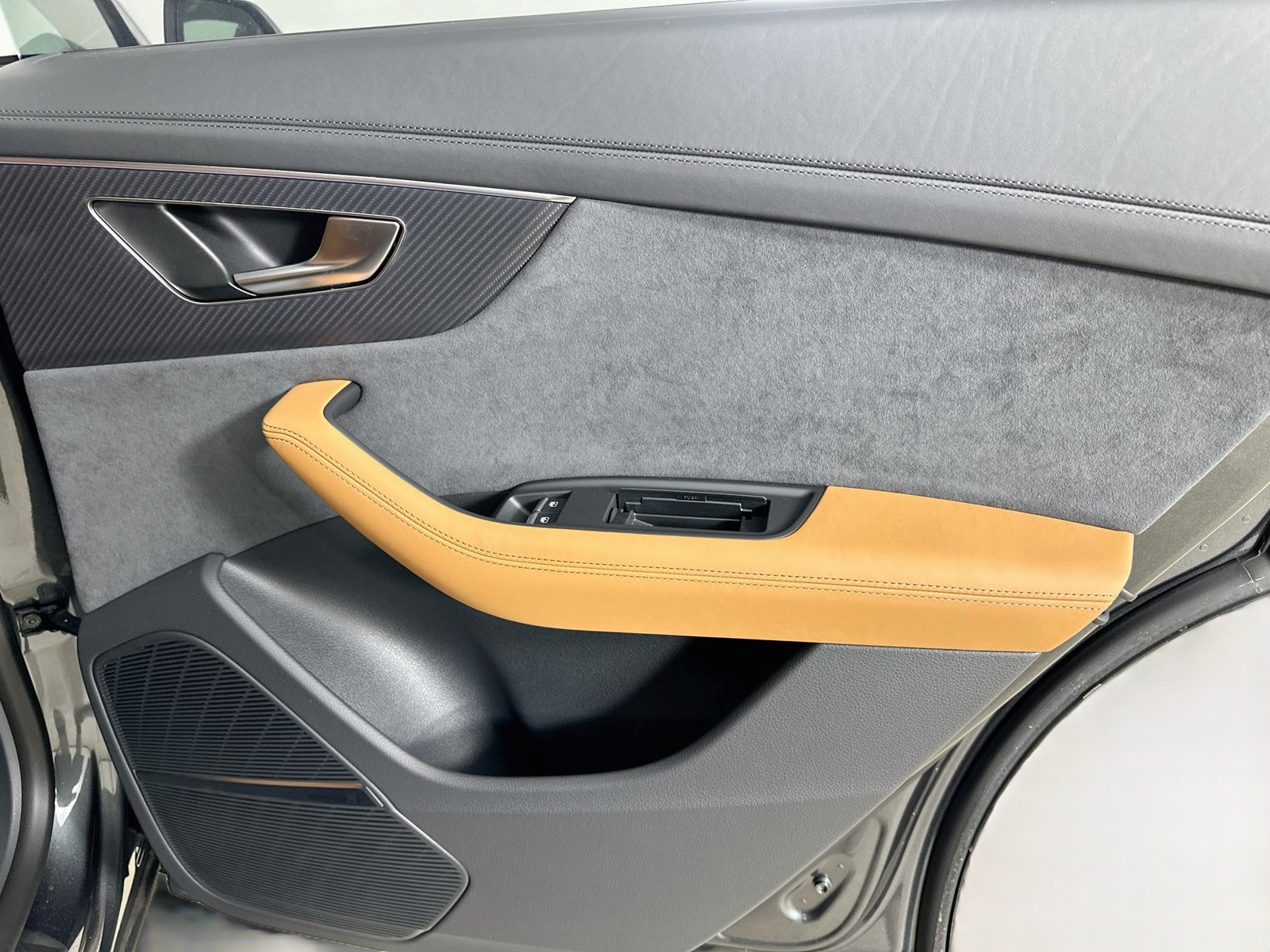 New 2027 Audi RS Q8 performance AWD/4WD image 41