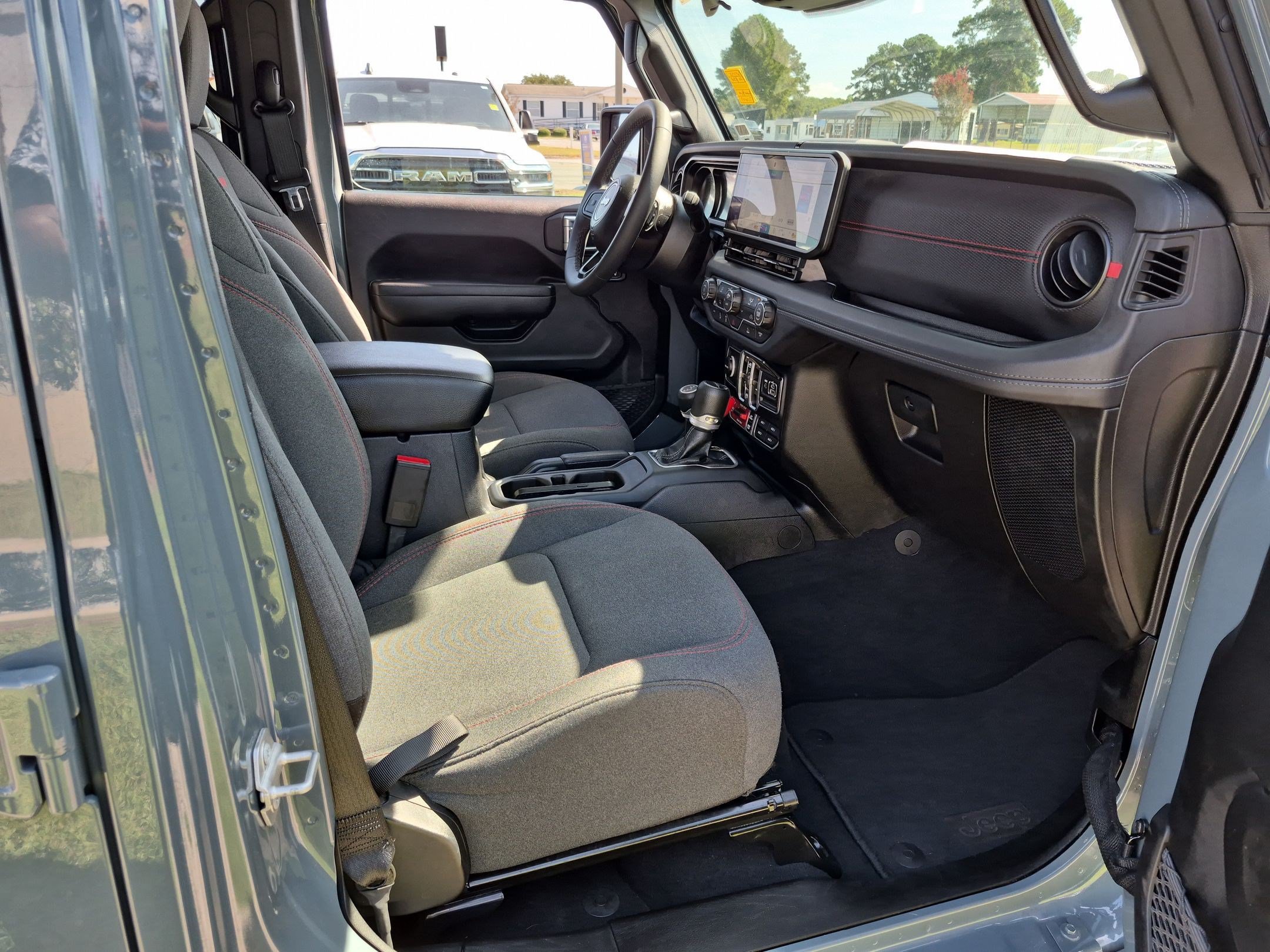 Used 2026 Jeep Gladiator Rubicon AWD/4WD image 19