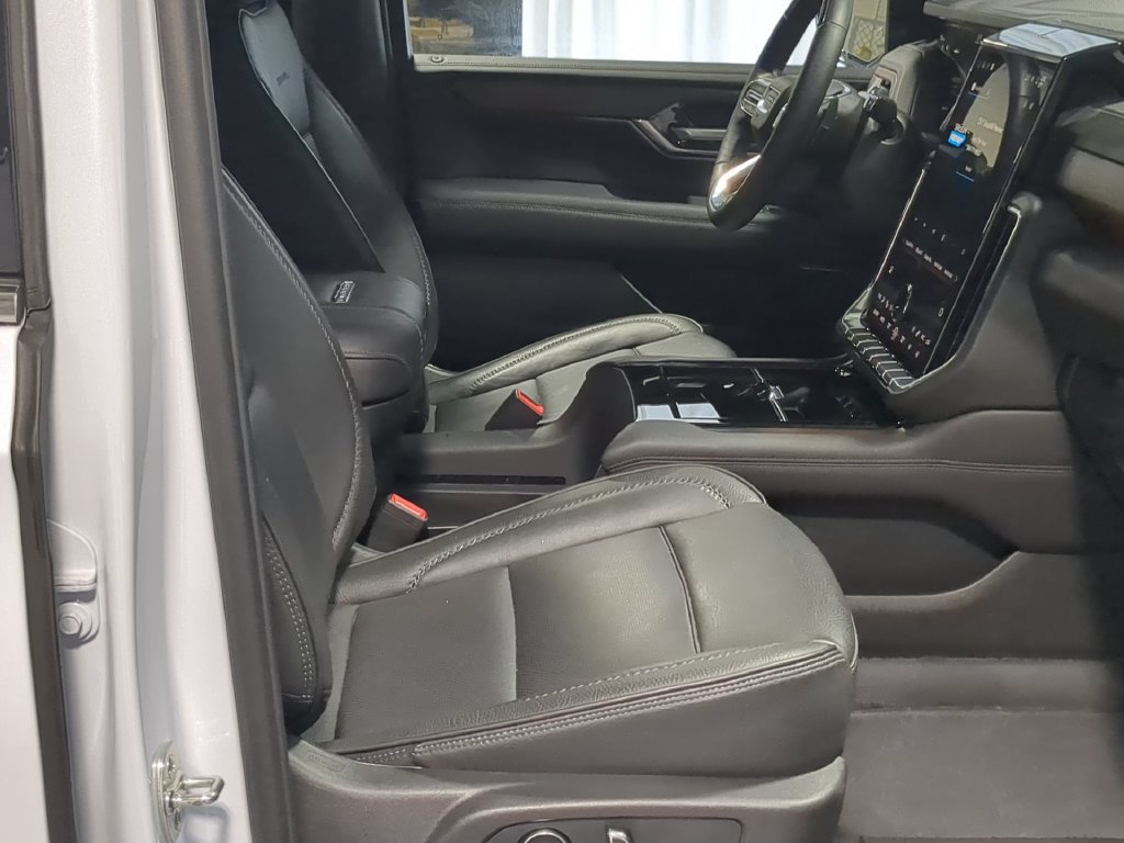 Used 2026 GMC Yukon XL Denali w/ Denali Reserve Package AWD/4WD image 27