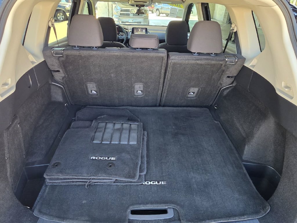Used 2023 Nissan Rogue S FWD image 12