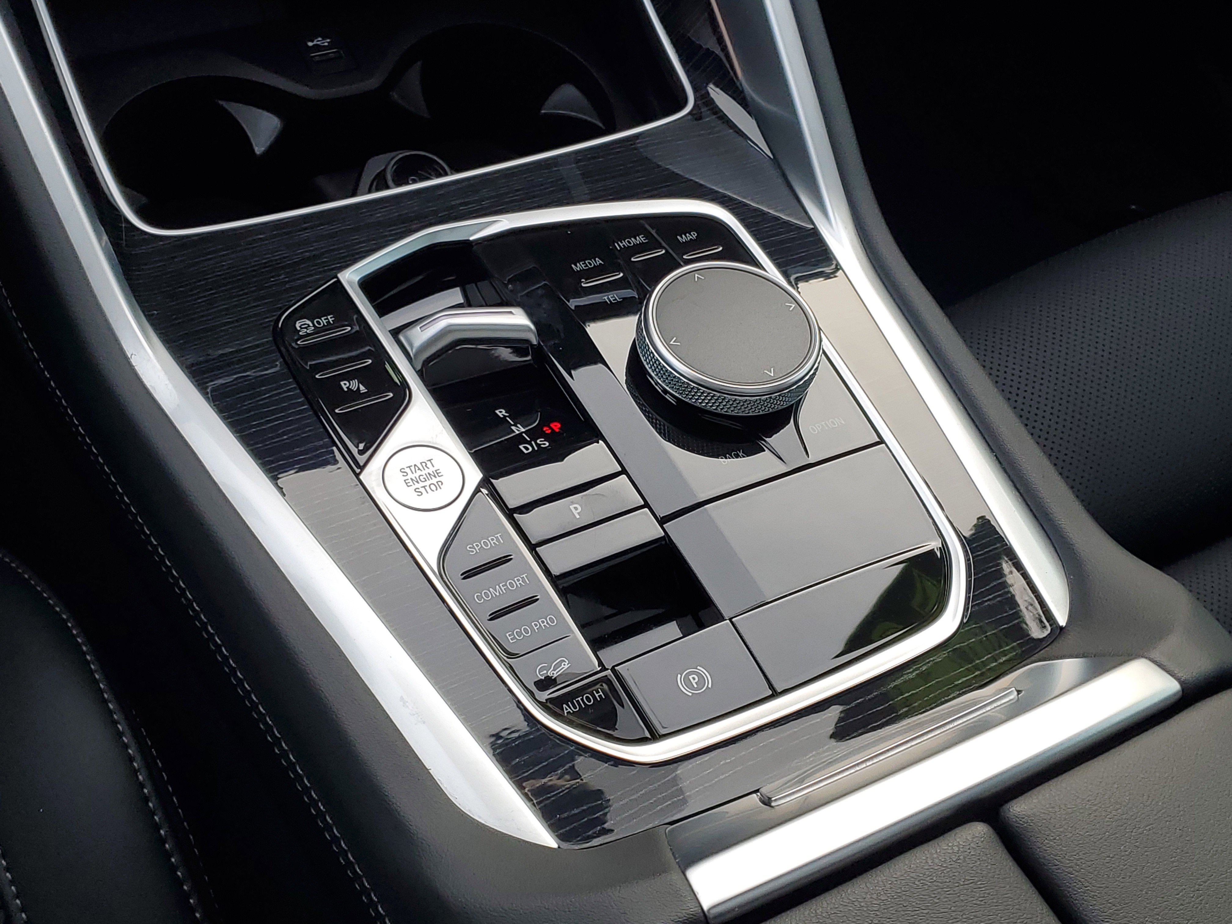 Certified 2024 BMW X6 xDrive40i w/ Parking Assistance Package image 21