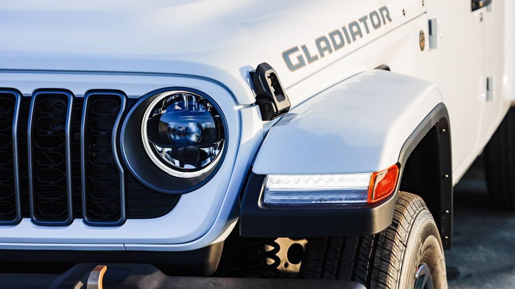 New 2026 Jeep Gladiator Sport AWD/4WD image 5