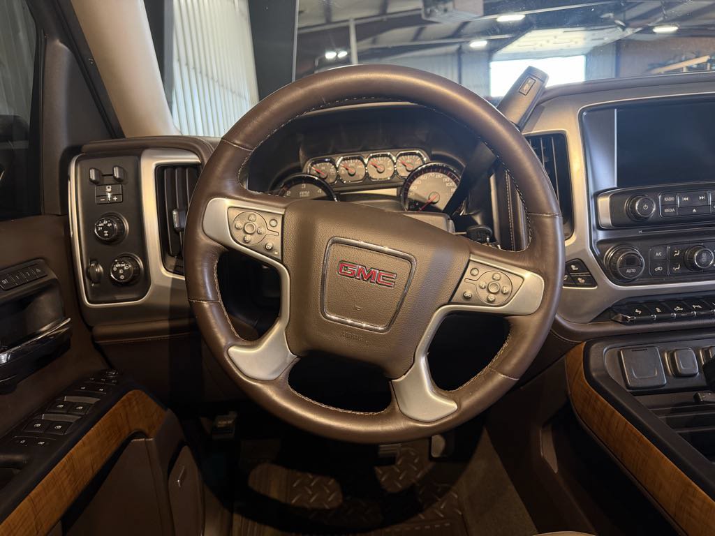 Used 2015 GMC Sierra 1500 SLT w/ Driver Alert Package AWD/4WD image 35