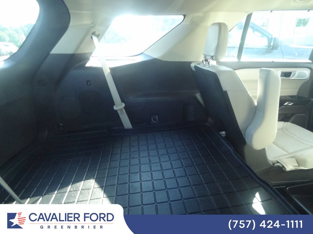 Certified 2021 Ford Explorer Platinum w/ Equipment Group 601A AWD/4WD image 11