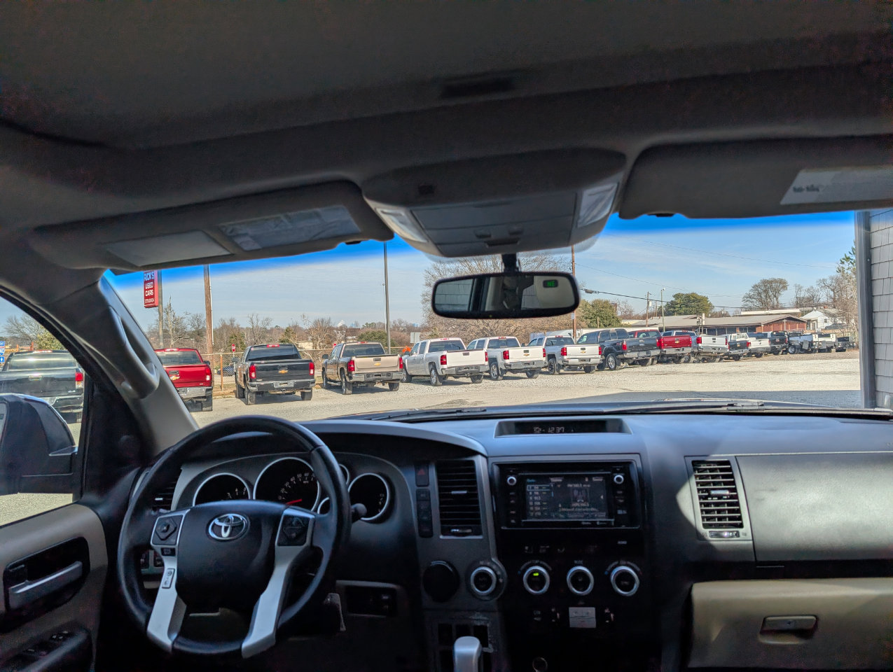 Used 2015 Toyota Sequoia Limited image 19