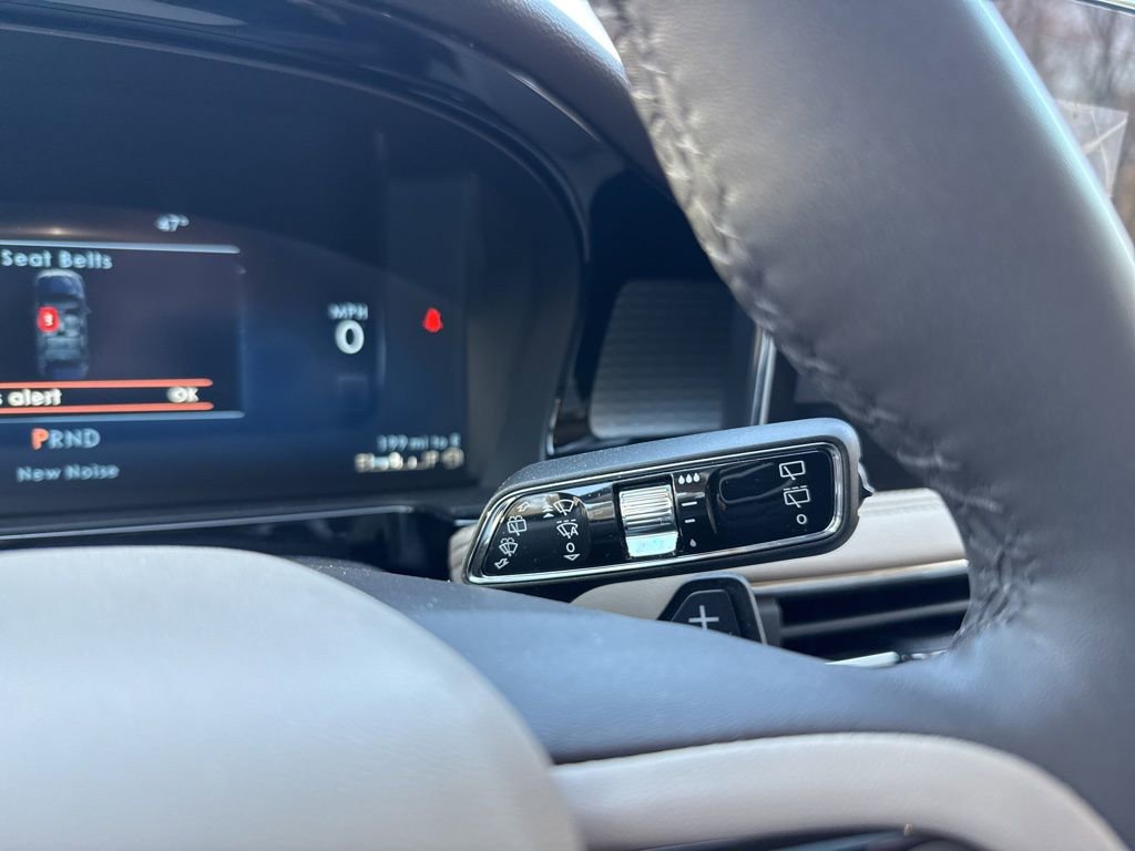 Used 2023 Lincoln Corsair AWD w/ Equipment Group 101A image 19