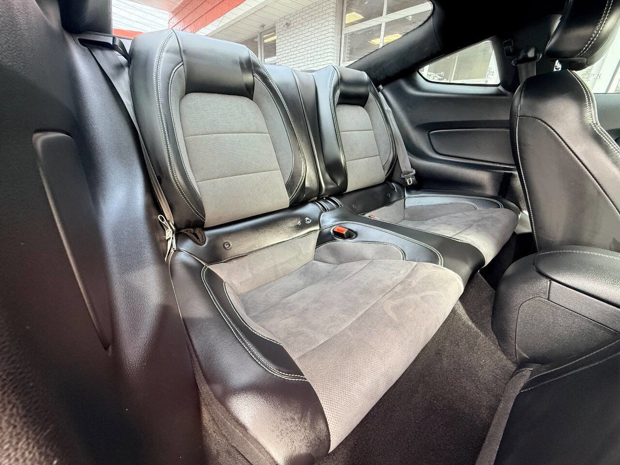 Used 2020 Ford Mustang Shelby GT350 w/ Technology Package image 37