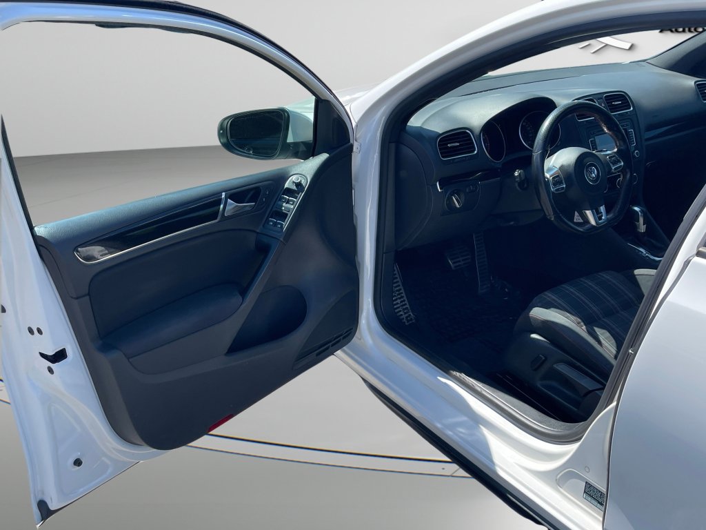 Used 2011 Volkswagen GTI Autobahn image 18
