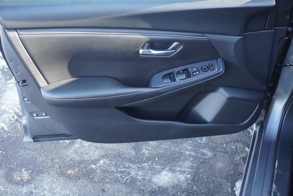 Used 2023 Nissan Sentra SV image 8